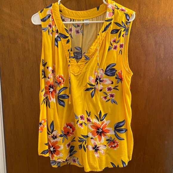 Old Navy Top - Picture 1 of 1